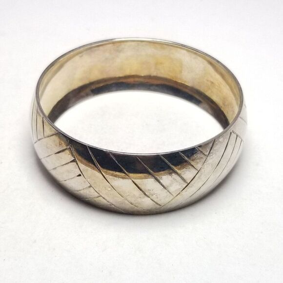 Vintage Silver Tone Etched Design Bangle Bracelet, 70s Style, Estate - Picture 2 of 5